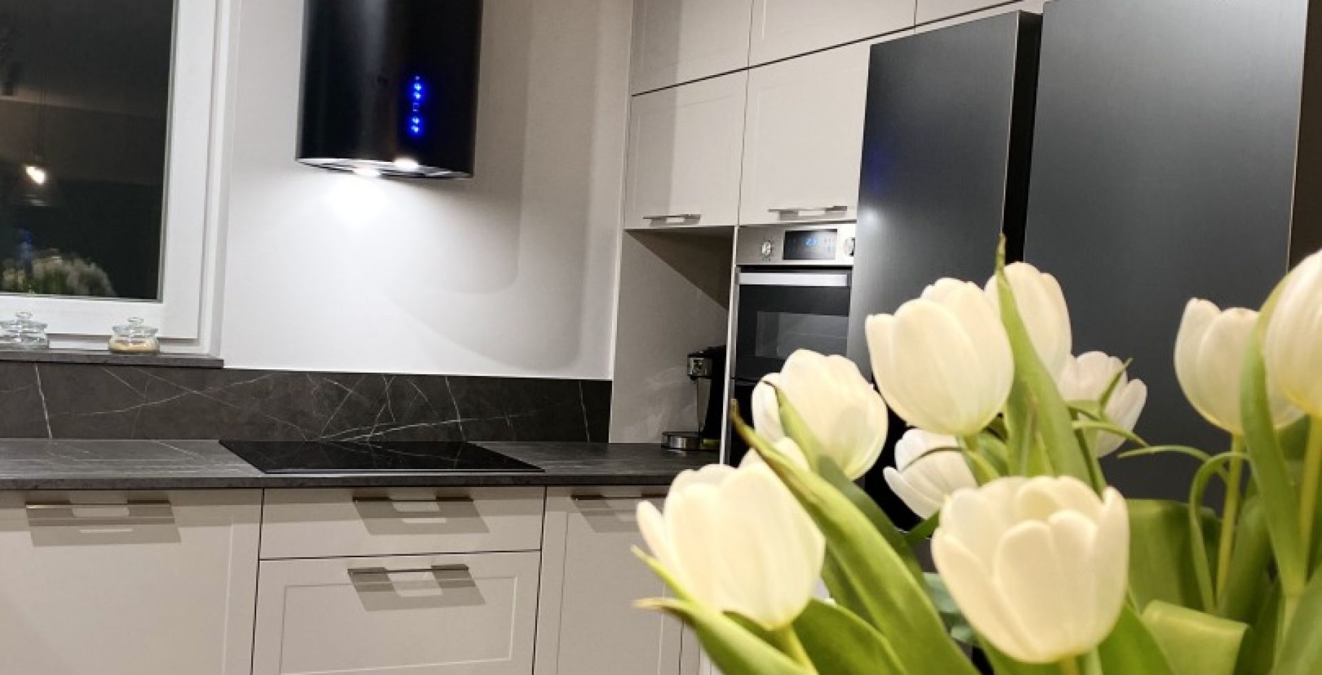 Hota insula Cylindro Black Matt - Negru Mat - Aranjament 24