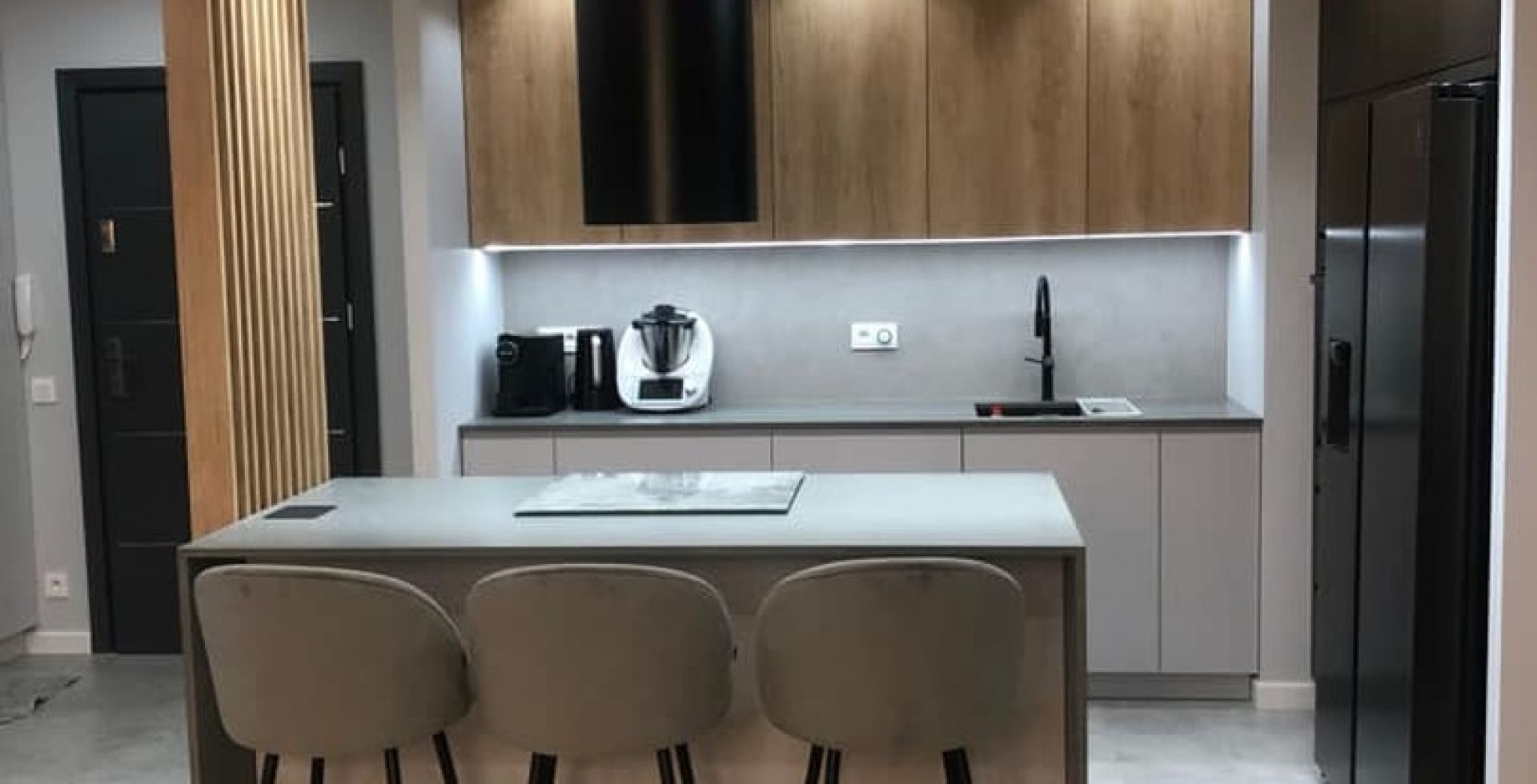 Hota insula Cylindro Black Matt - Negru Mat - Aranjament 61