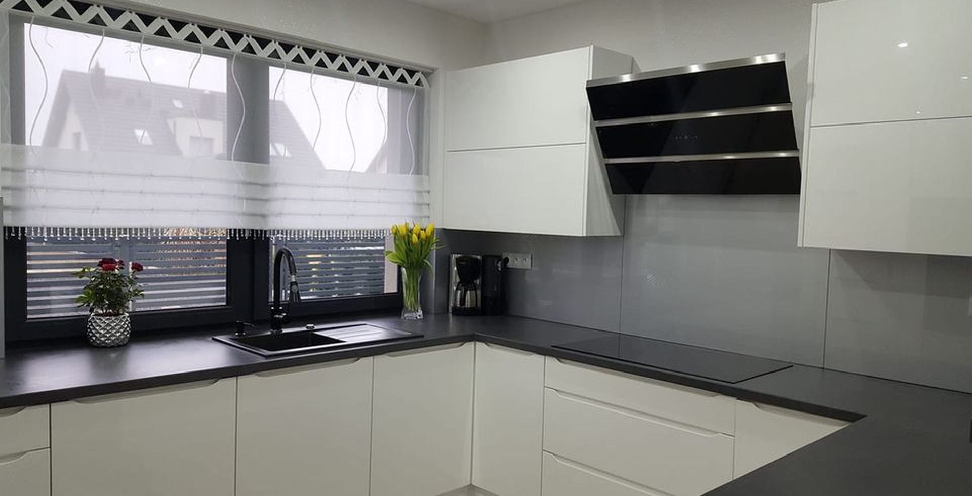 Hota decorative Merido Black - Negru lucios - Aranjament 28