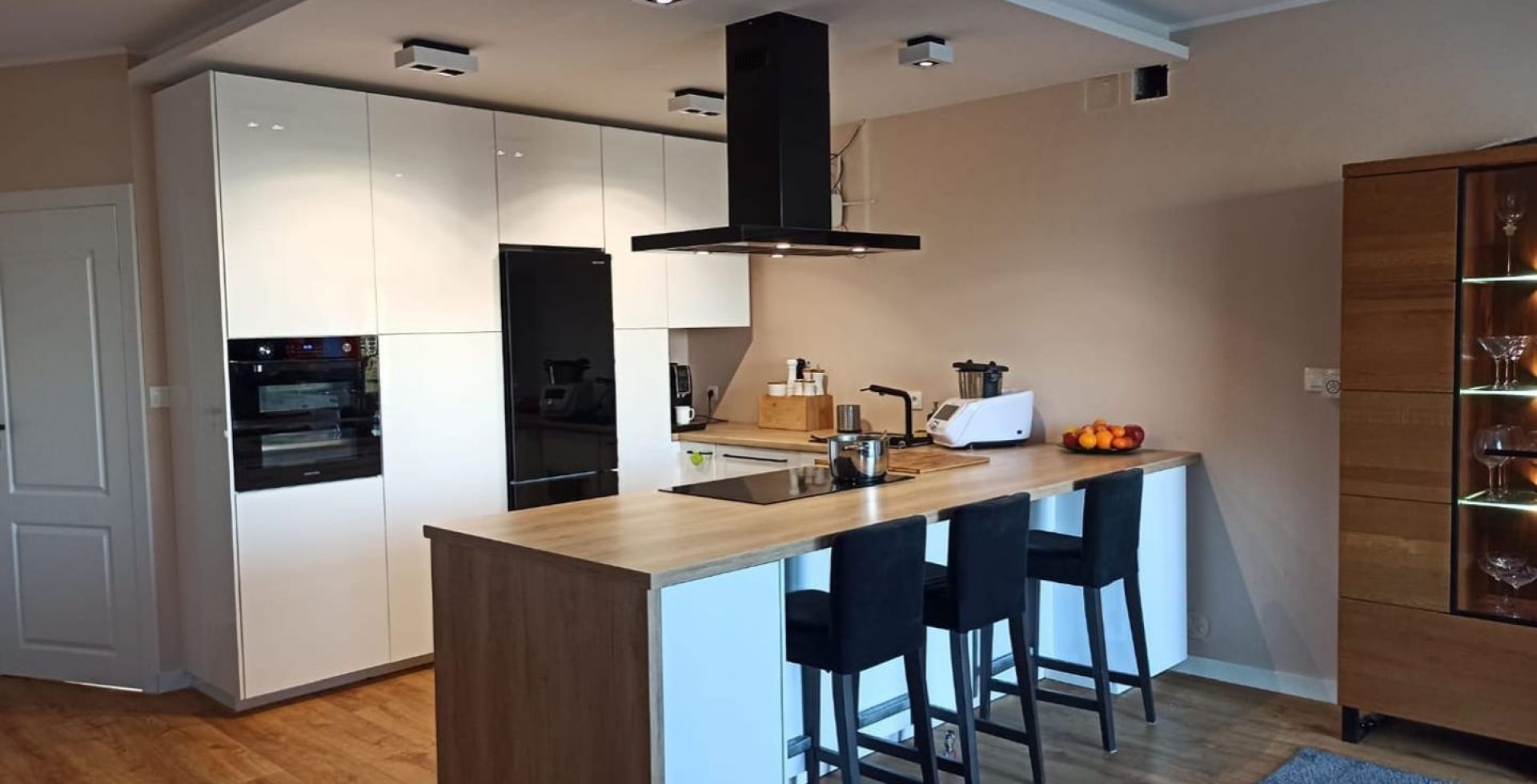 Hota insula Sento Island Strips Black Matt - Negru Mat - Aranjament 8