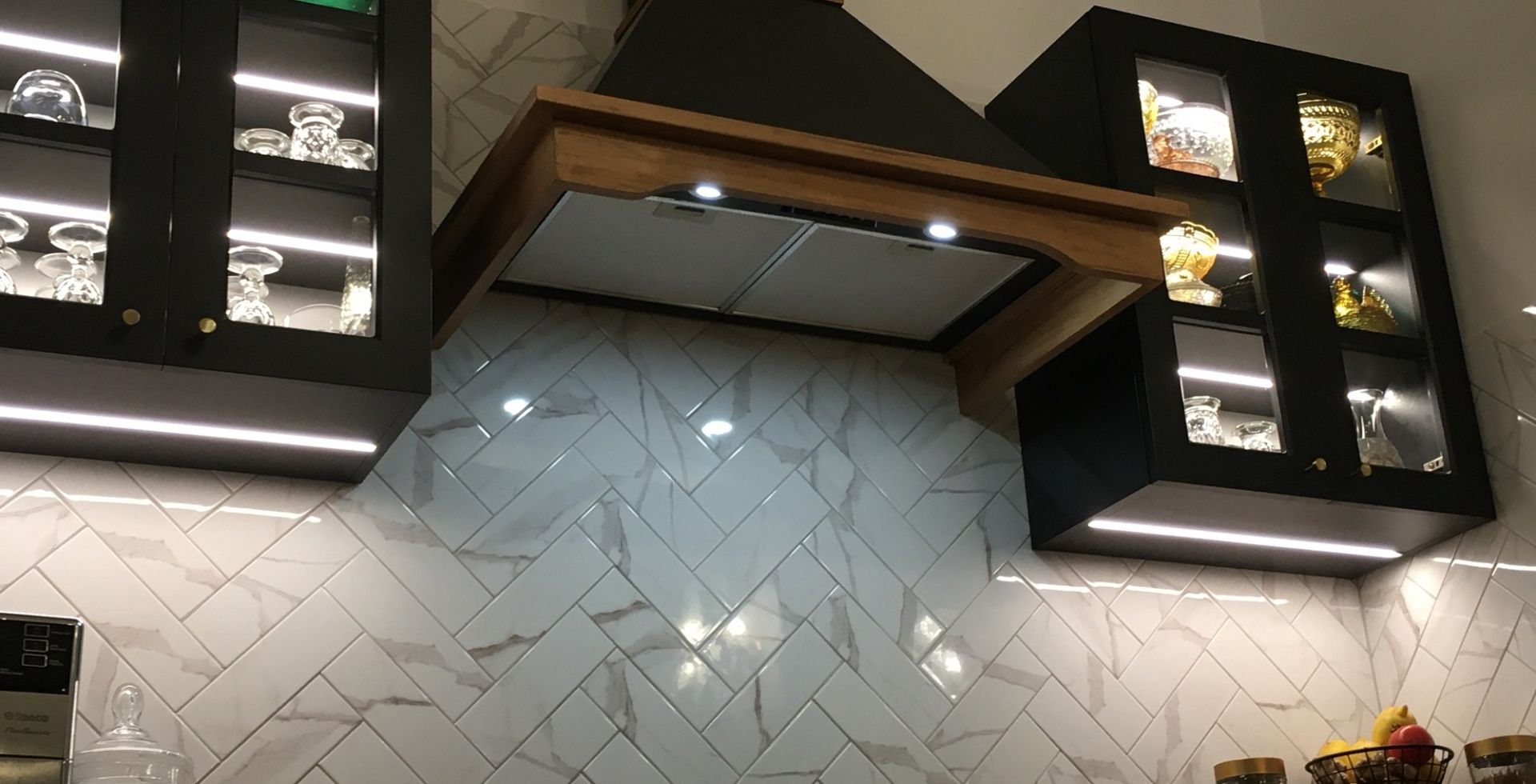 Hota Country Petro Black Matt - Negru Mat - Aranjament 3